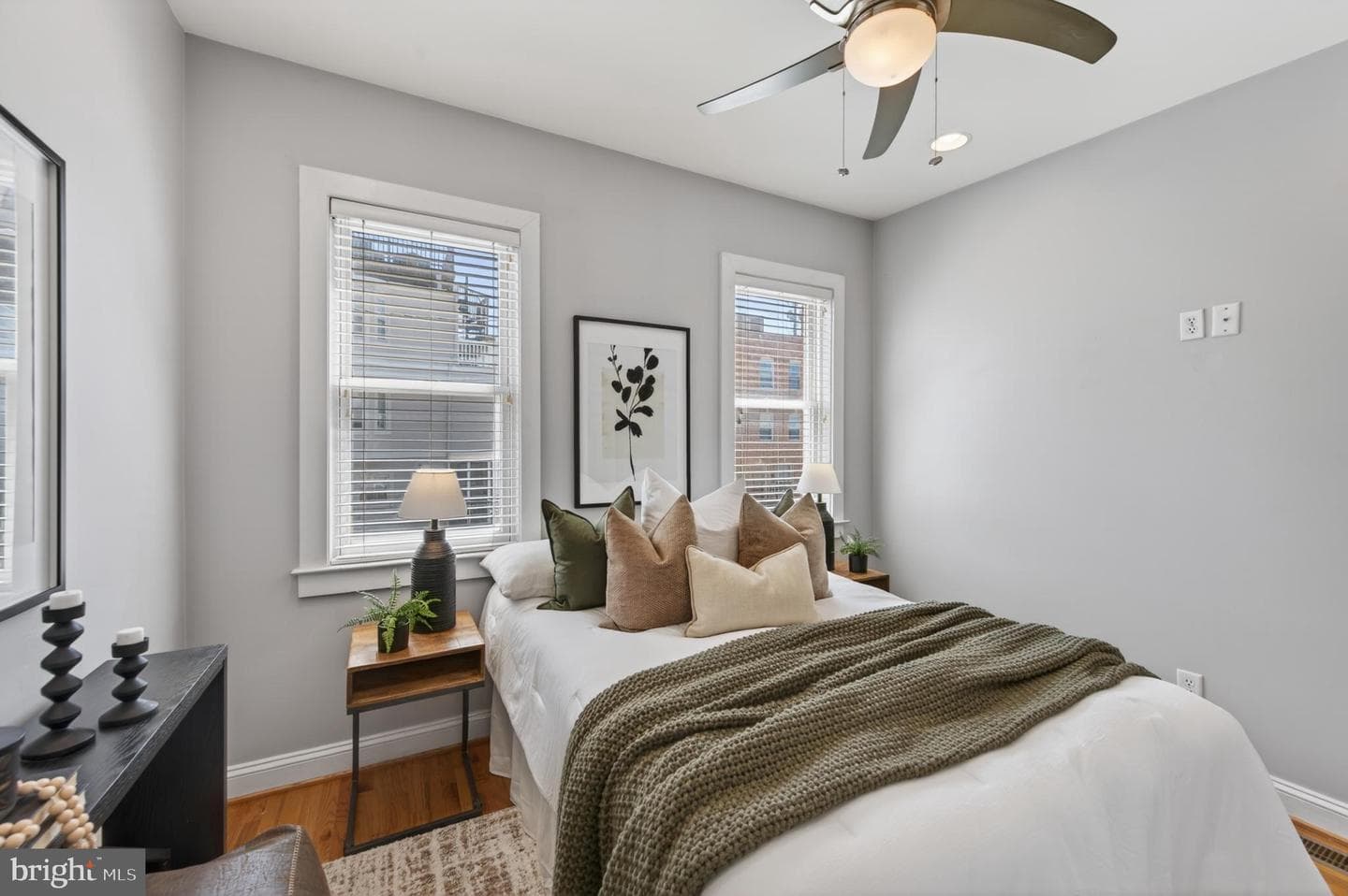 1004 Baylis Street photo 27