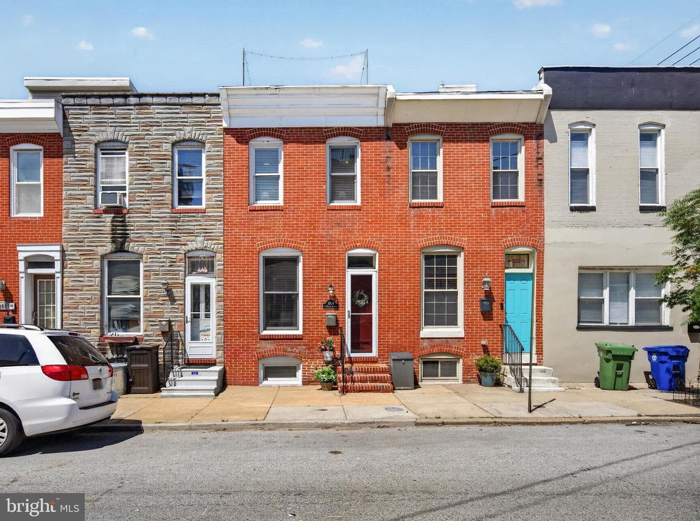 1004 Baylis Street photo 3