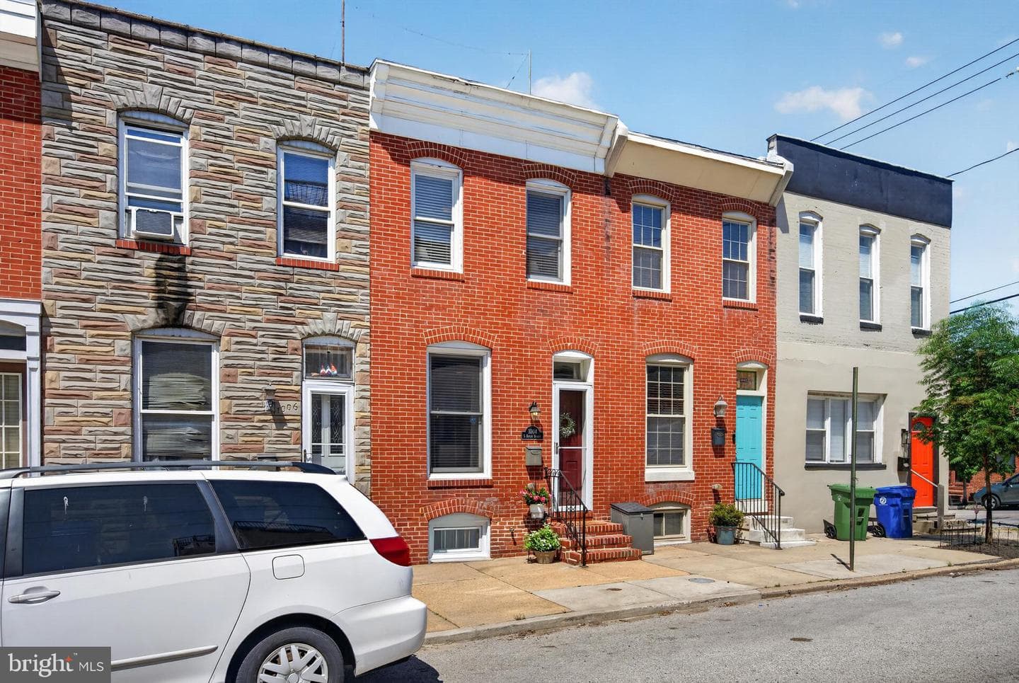 1004 Baylis Street photo 4