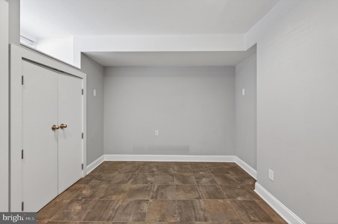 1004 Baylis Street photo 40