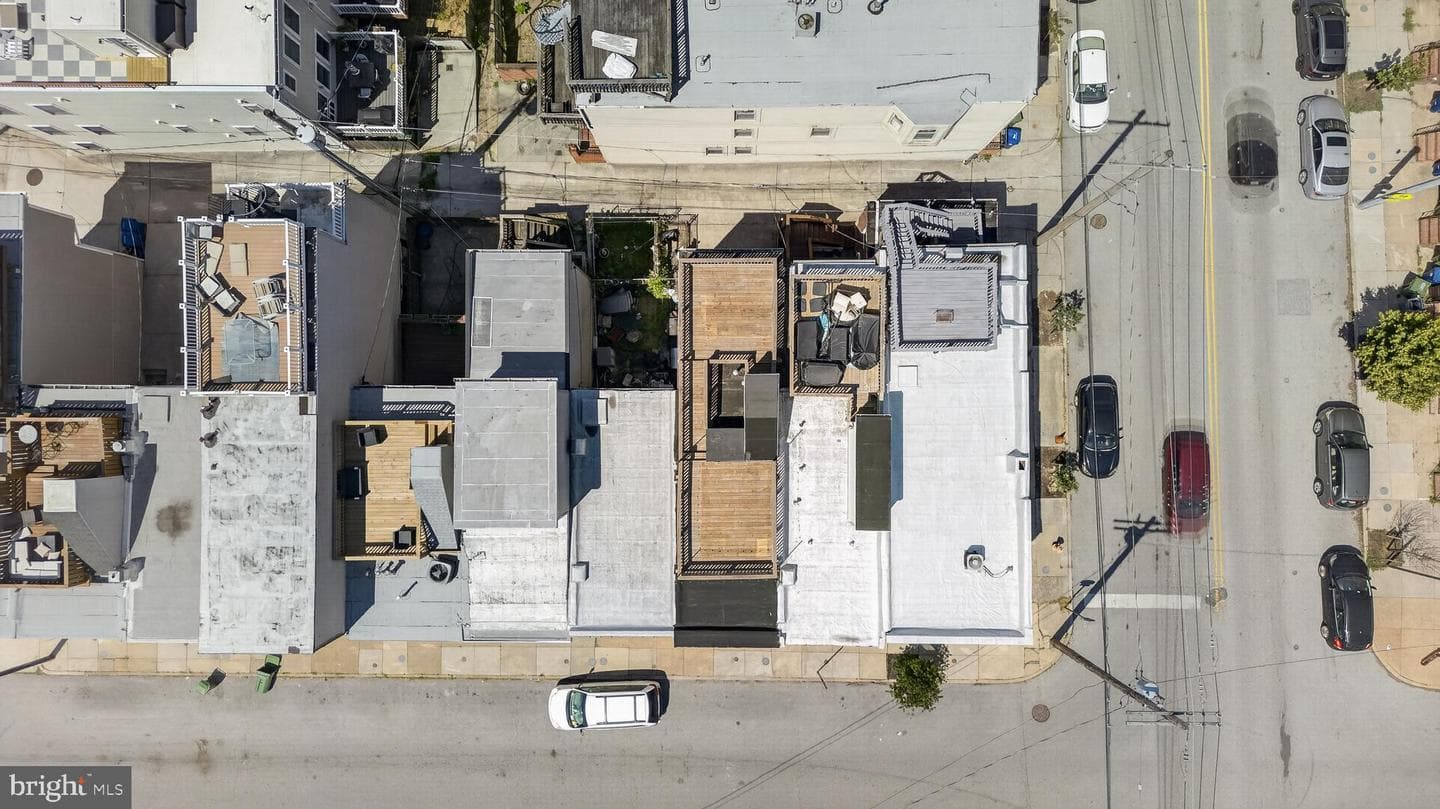 1004 Baylis Street photo 51