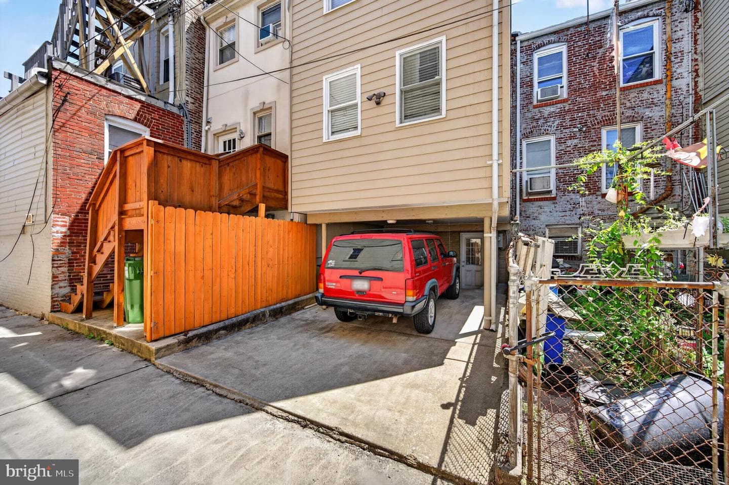 1004 Baylis Street photo 52