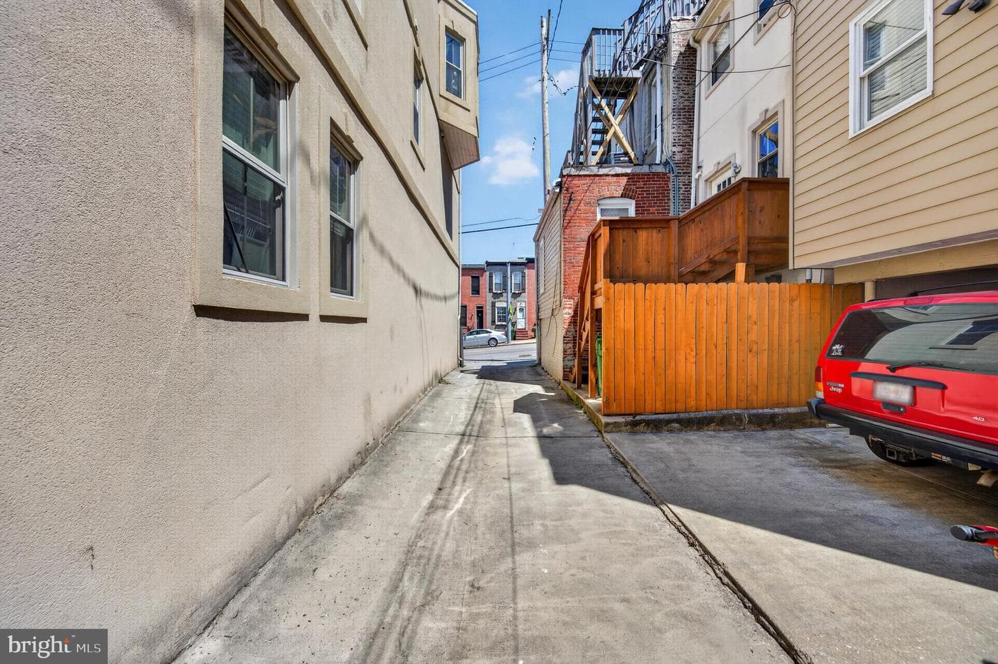 1004 Baylis Street photo 55