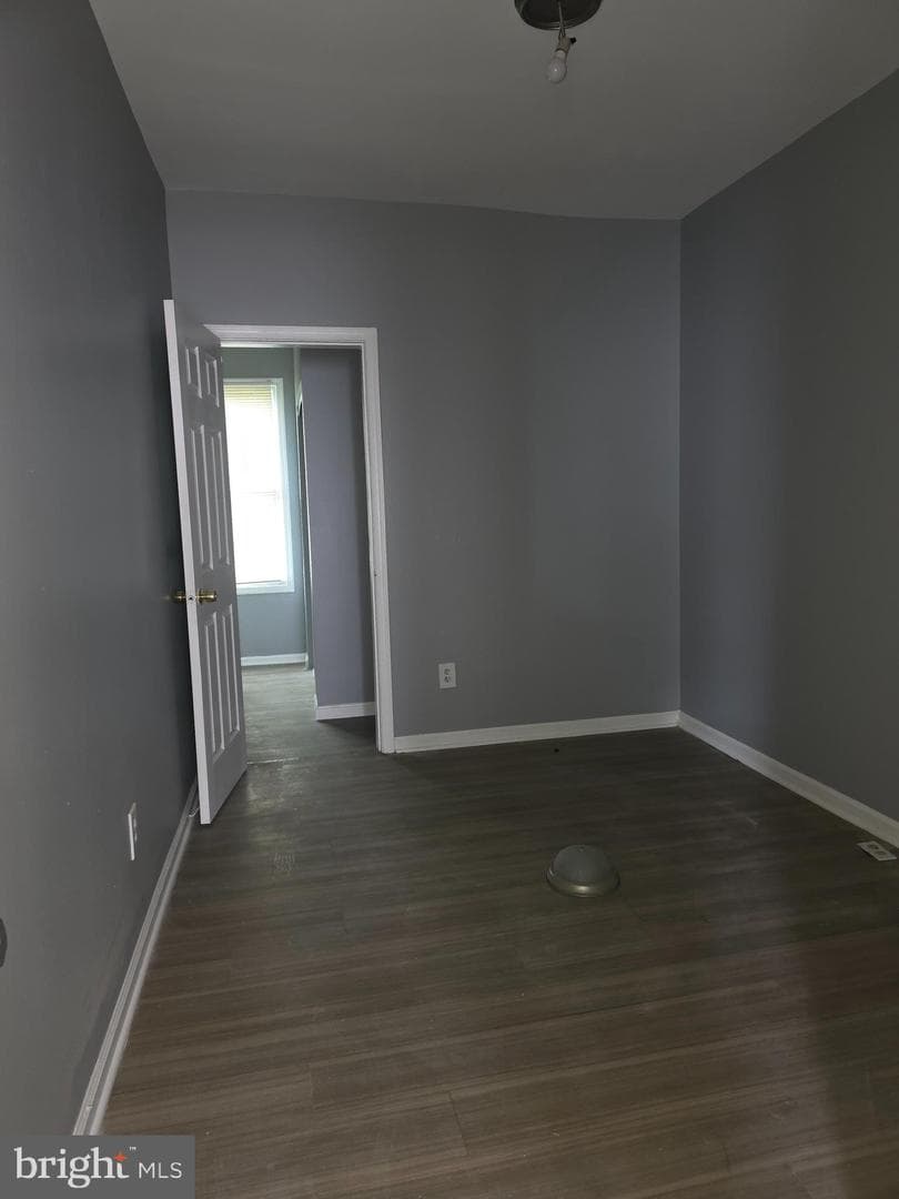 5035 Denmore Avenue photo 11