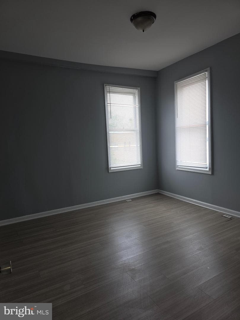 5035 Denmore Avenue photo 9