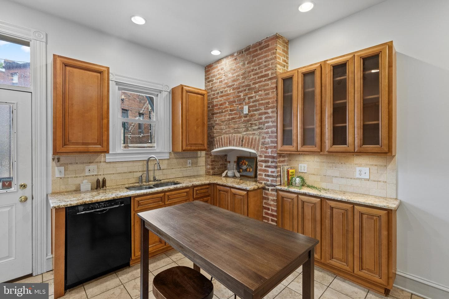608 Reservoir Street photo 20