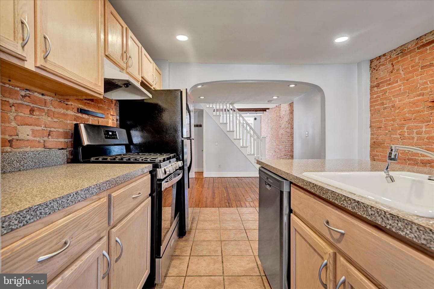 1610 Marshall Street photo 10