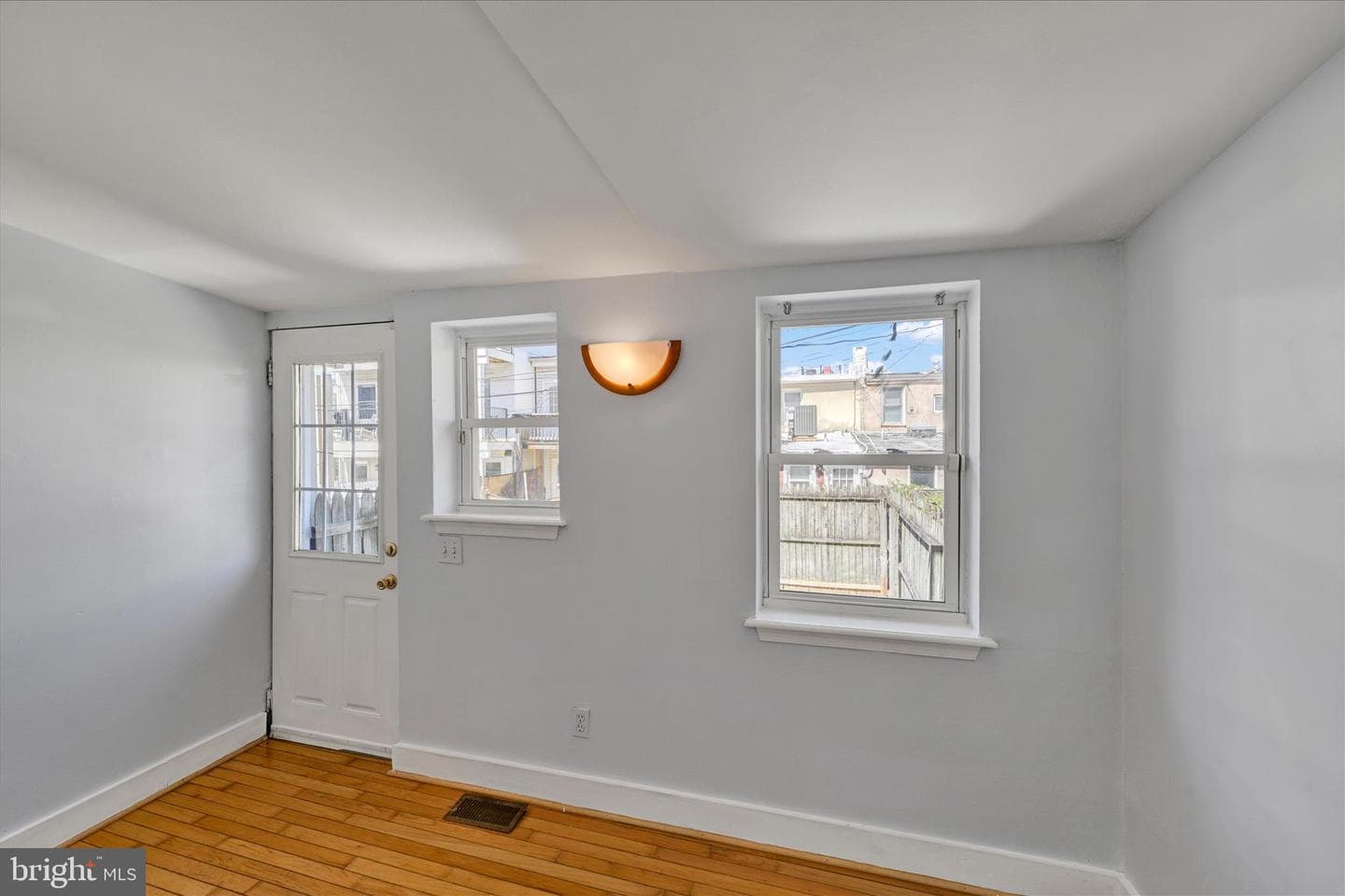 1610 Marshall Street photo 11