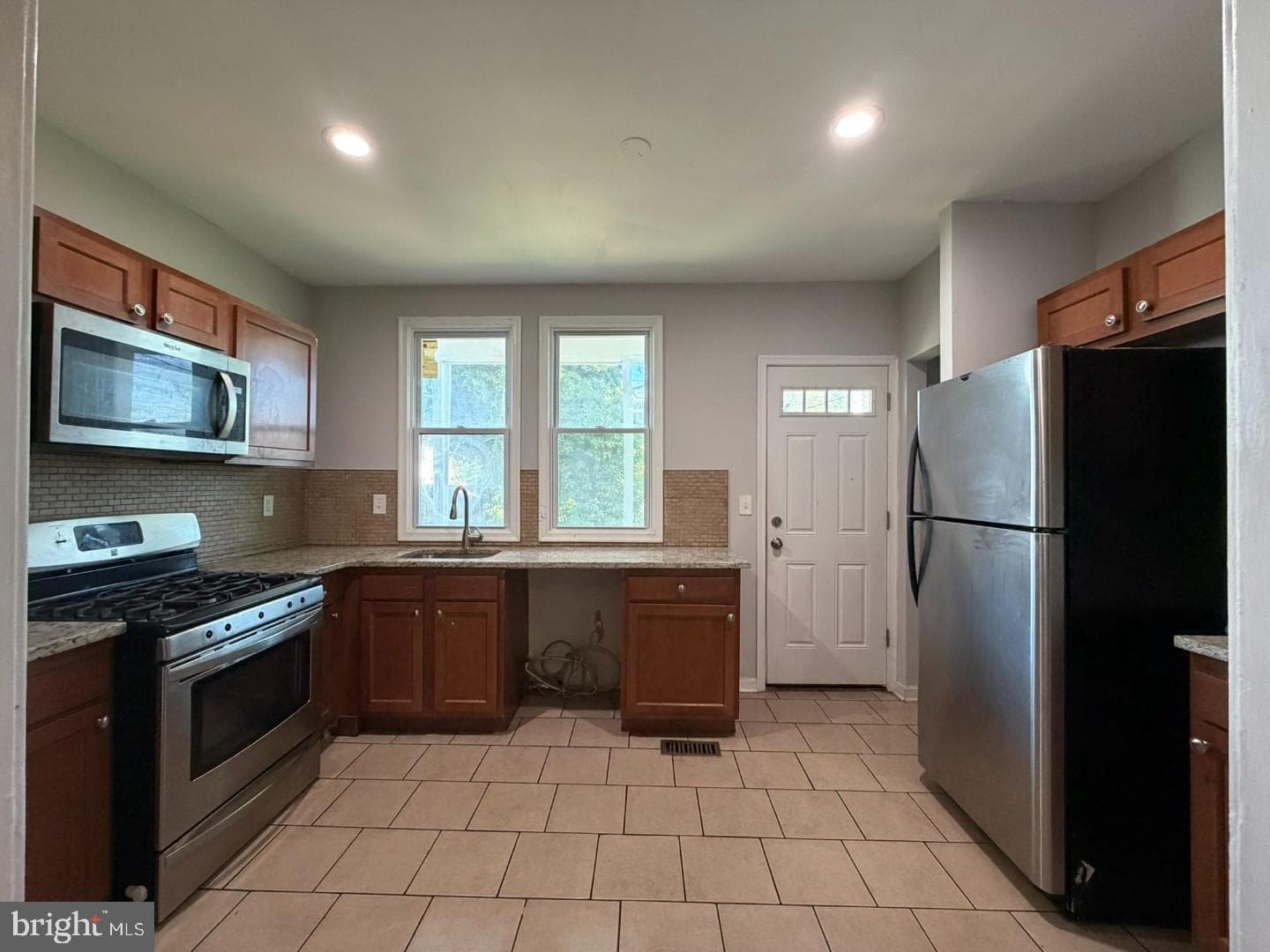 65 N Monastery Avenue photo 5