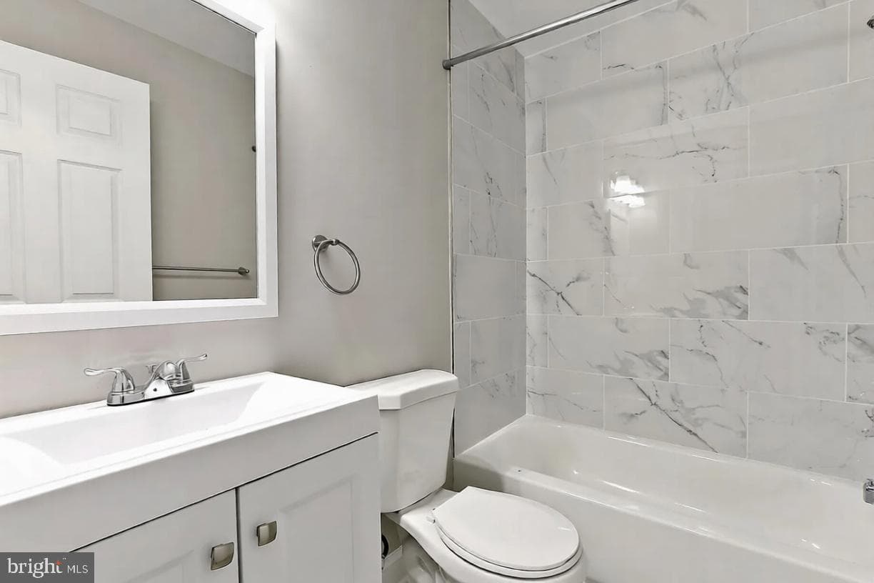 1431 N Patterson Park Avenue photo 3