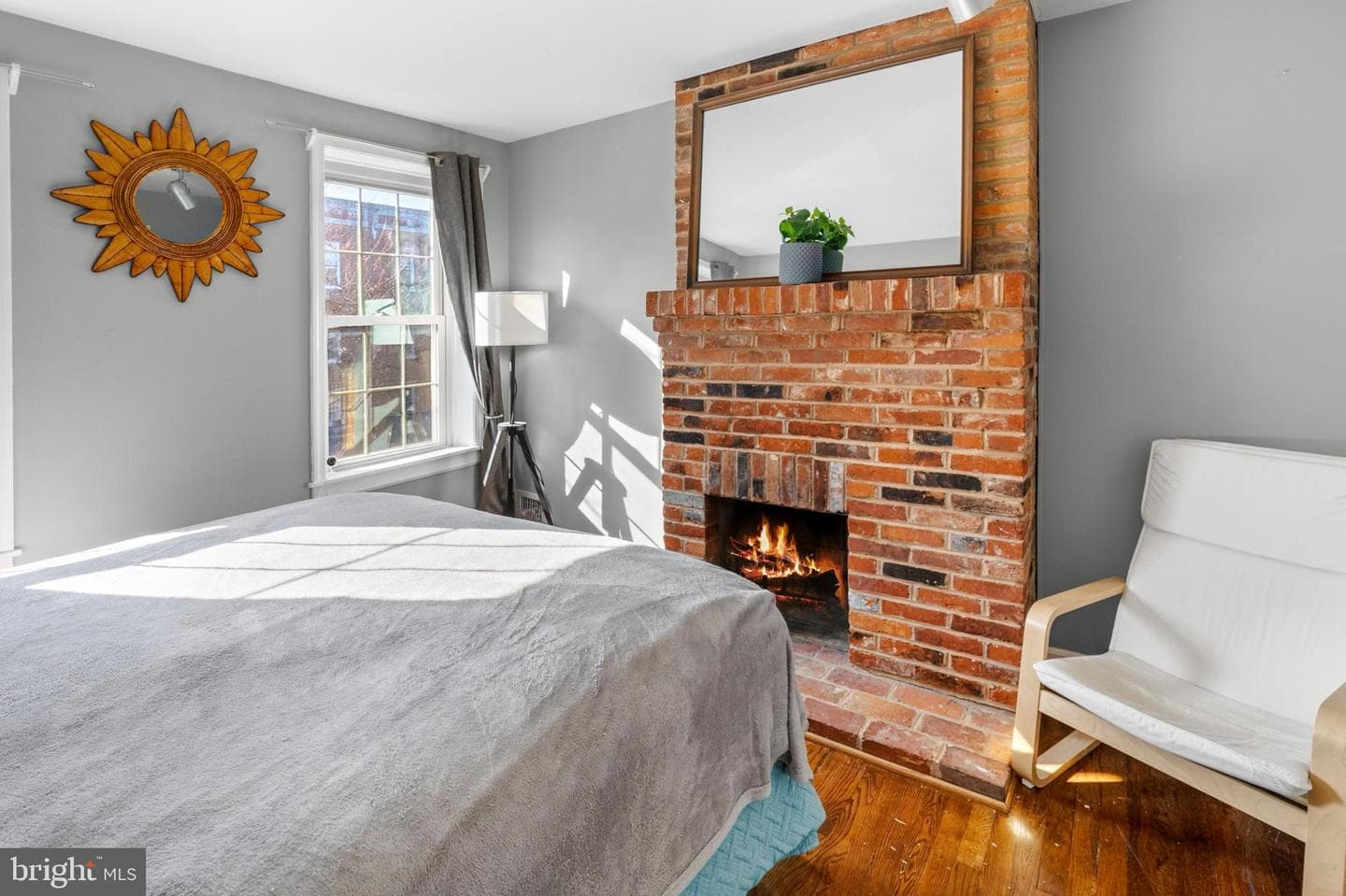 1048 W Barre Street photo 9
