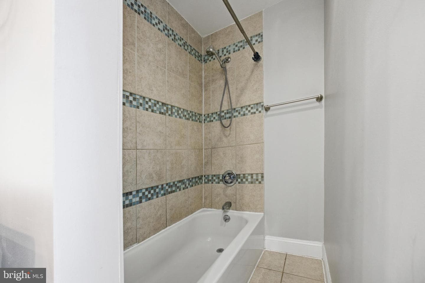 122 Ellwood Avenue photo 20