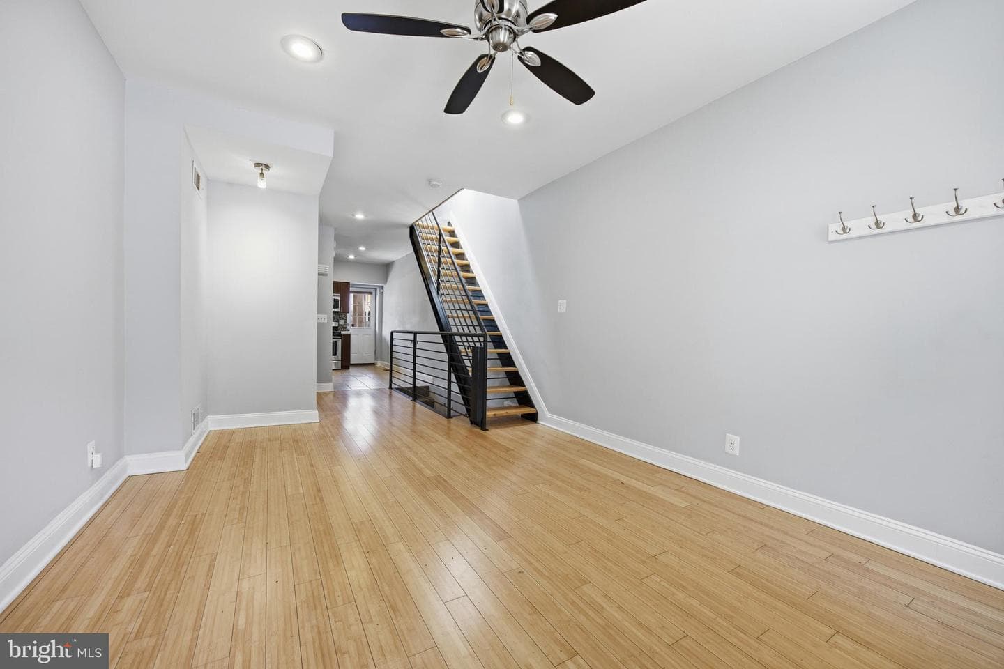 122 Ellwood Avenue photo 5