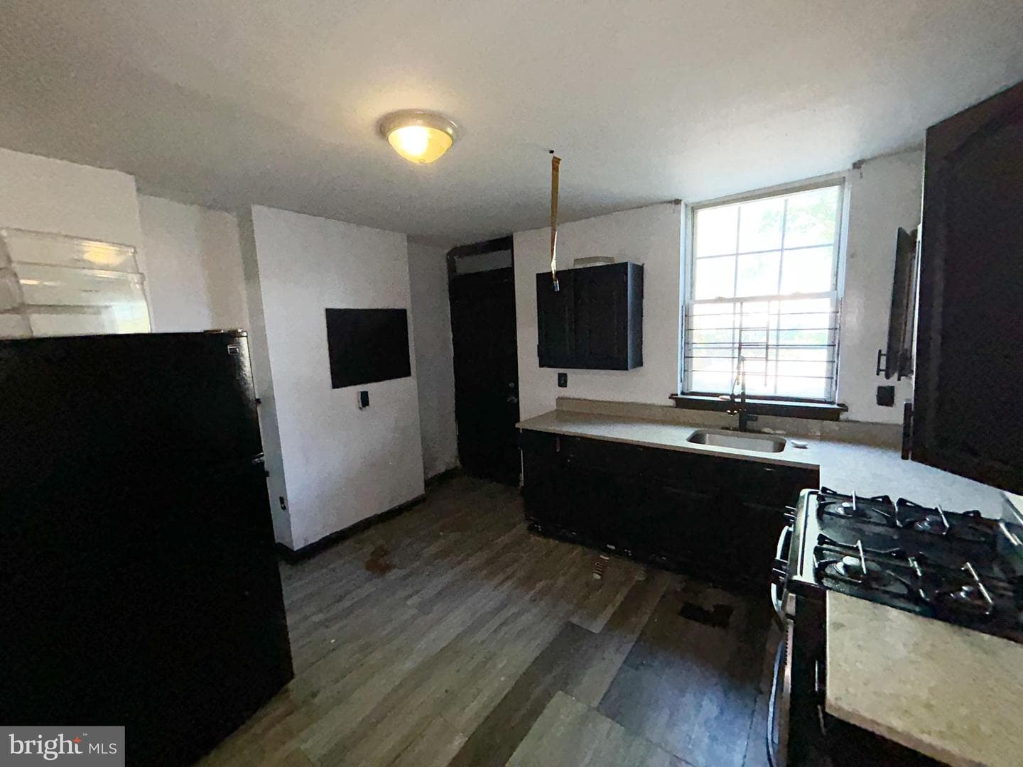 1108 N Dukeland Street photo 9