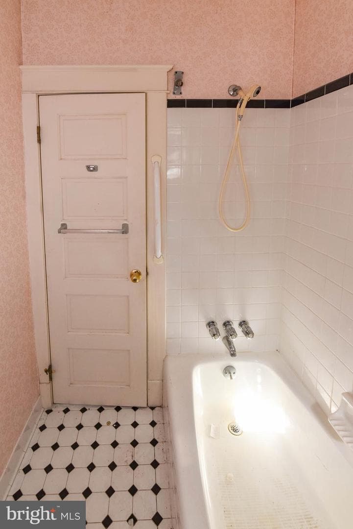 2431 E Oliver Street photo 35