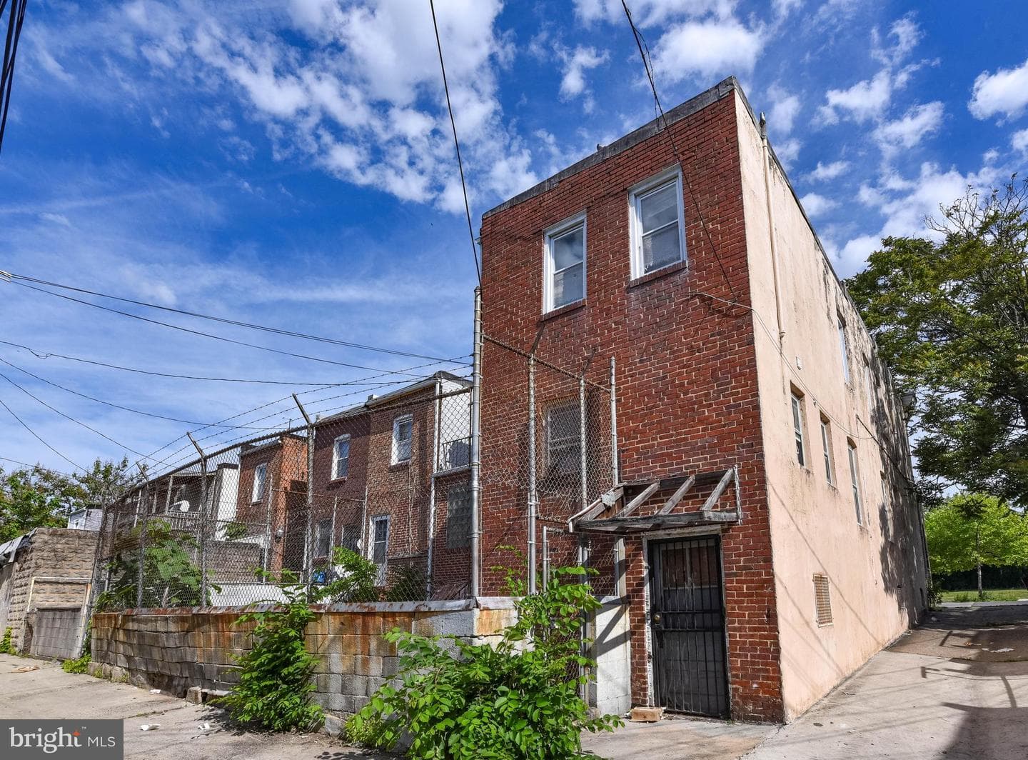 2431 E Oliver Street photo 77