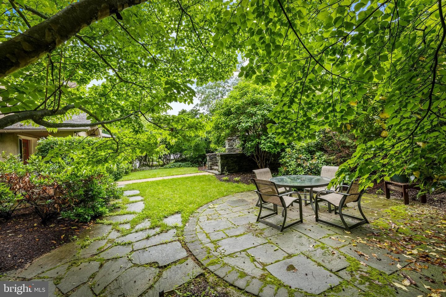 222 Longwood Road photo 3