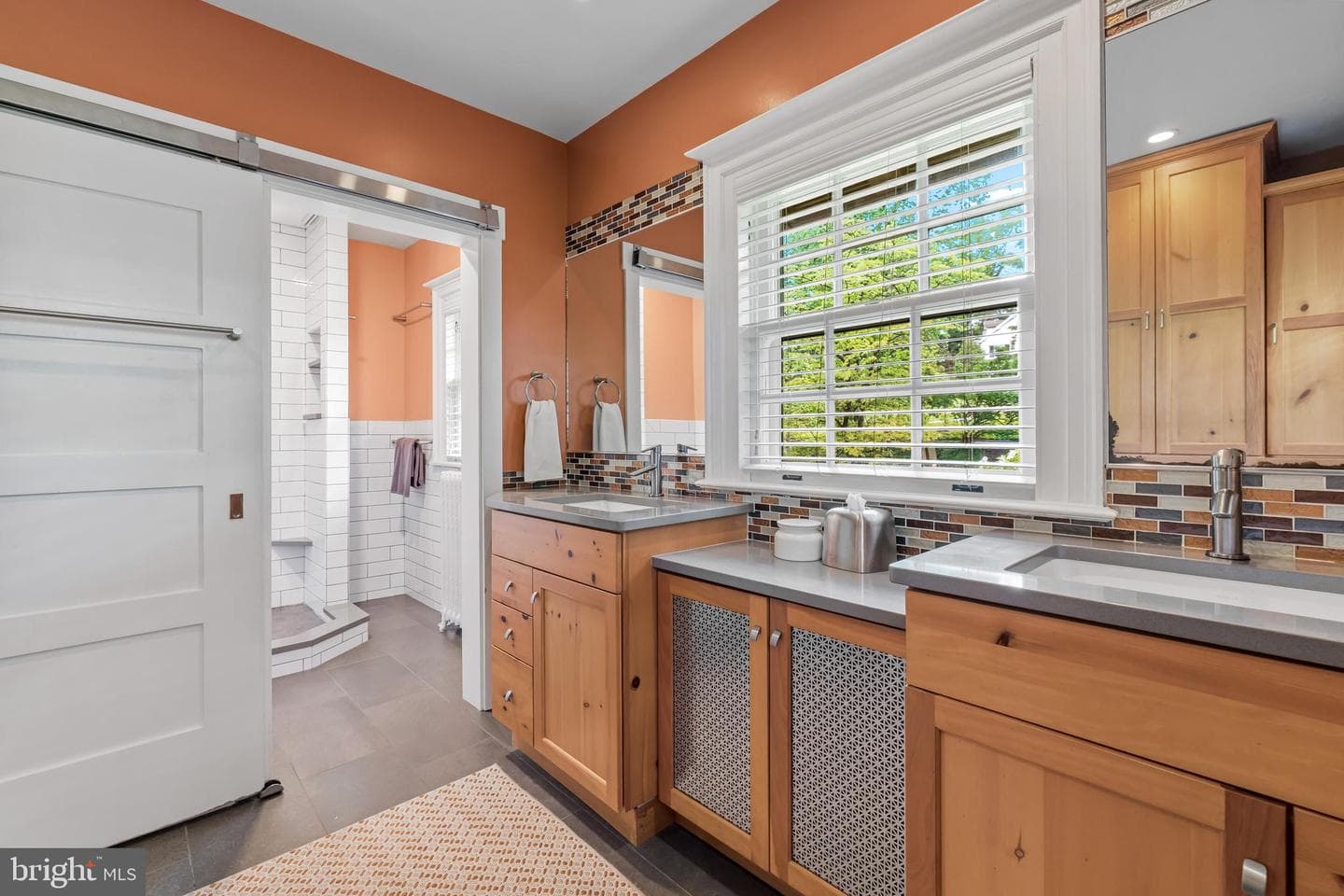 222 Longwood Road photo 39