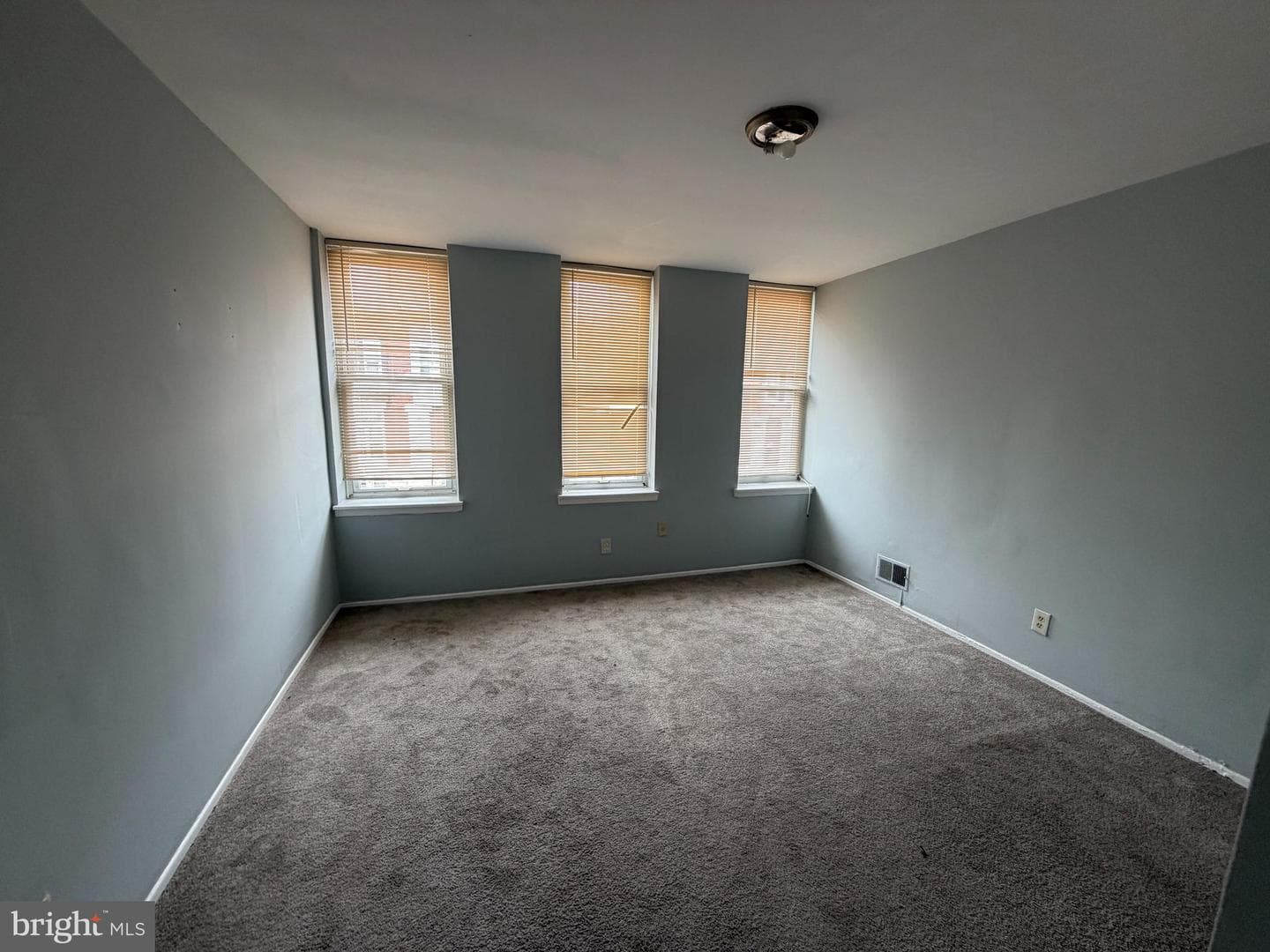 2845 Harlem Avenue photo 6
