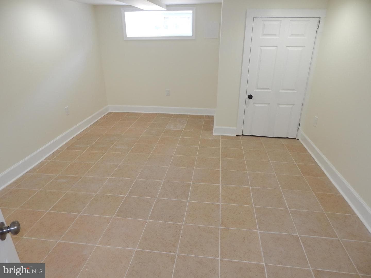 3042 E Monument Street photo 44