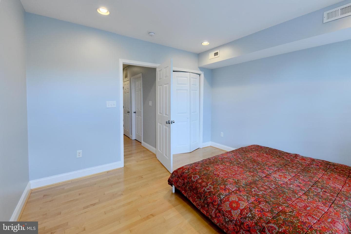 1436 N Bond Street photo 19