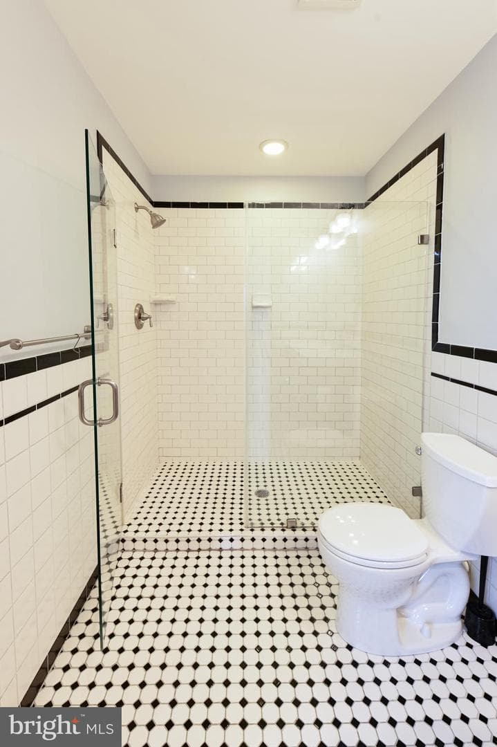 1436 N Bond Street photo 27