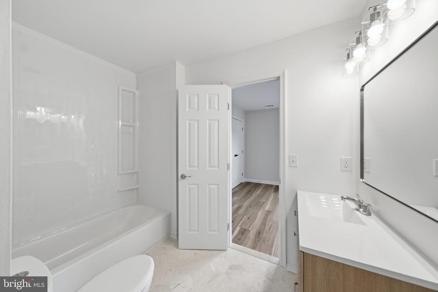 207 Roundhouse Court photo 14