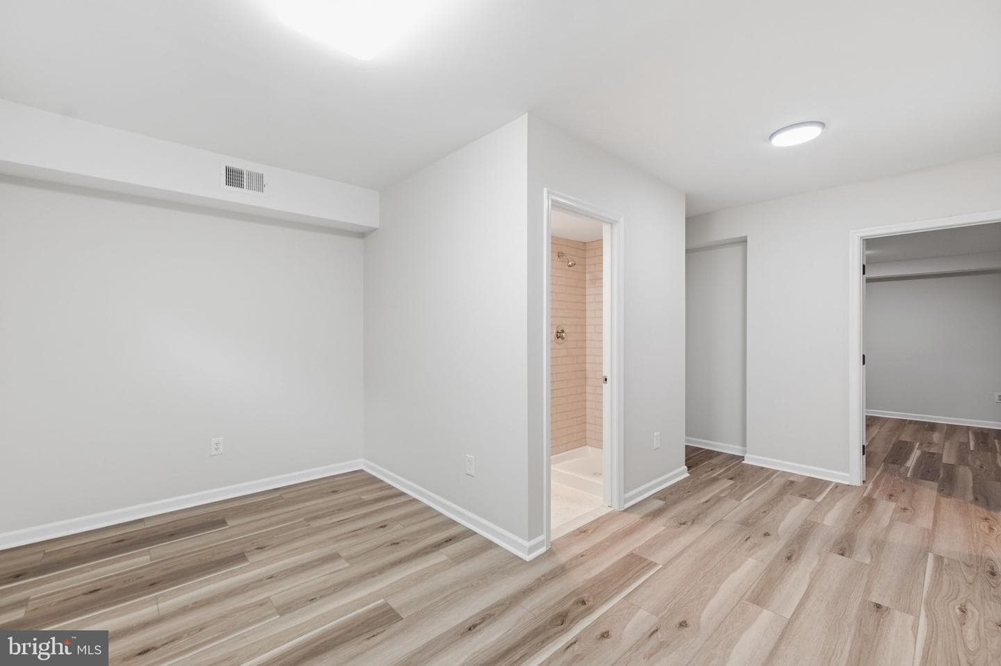 207 Roundhouse Court photo 17