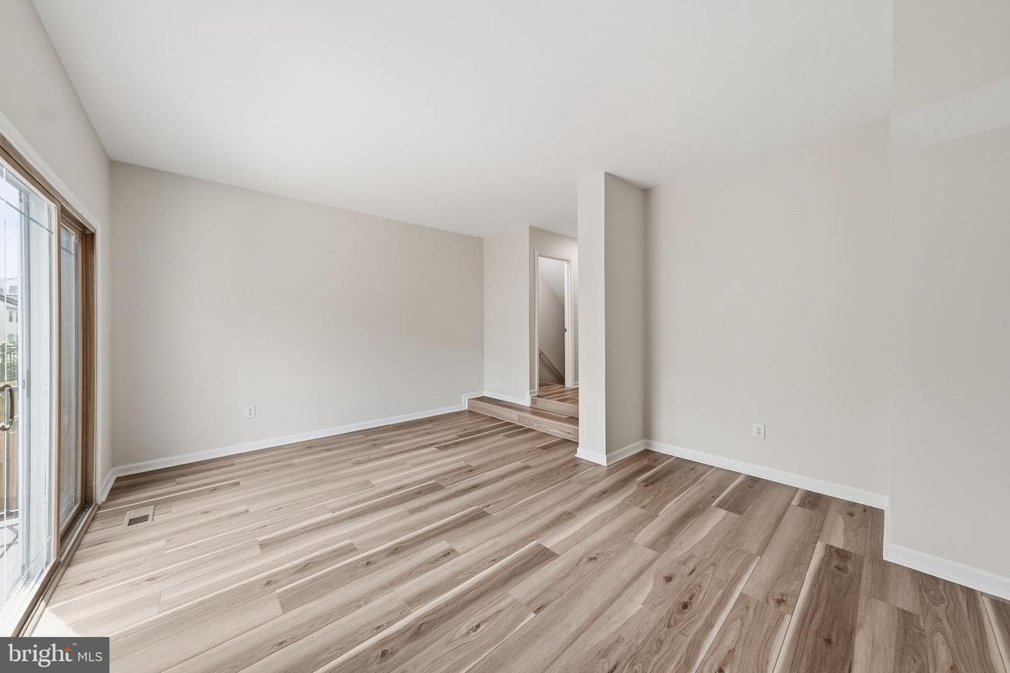 207 Roundhouse Court photo 7