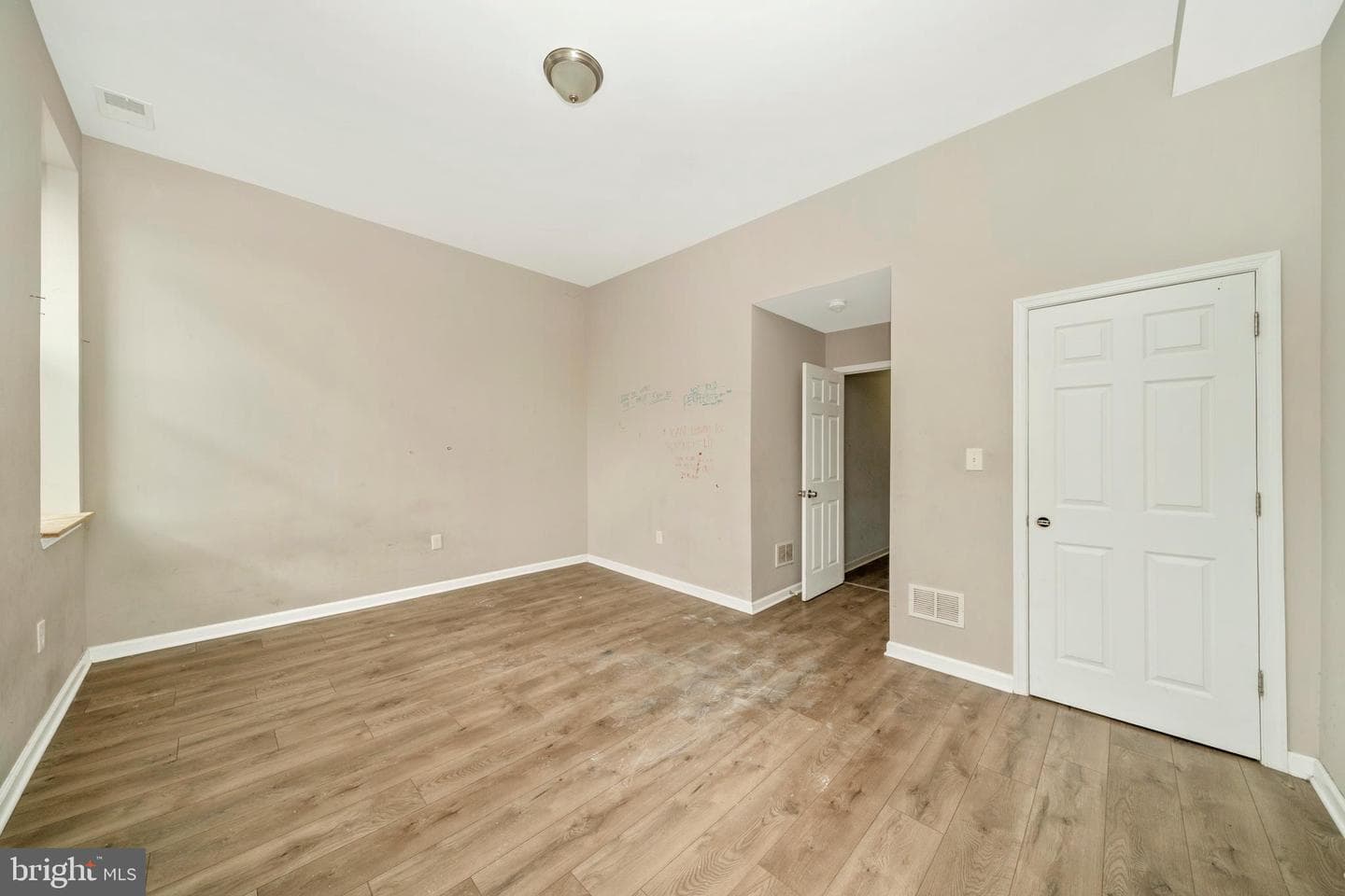 1014 W Lanvale Street photo 24