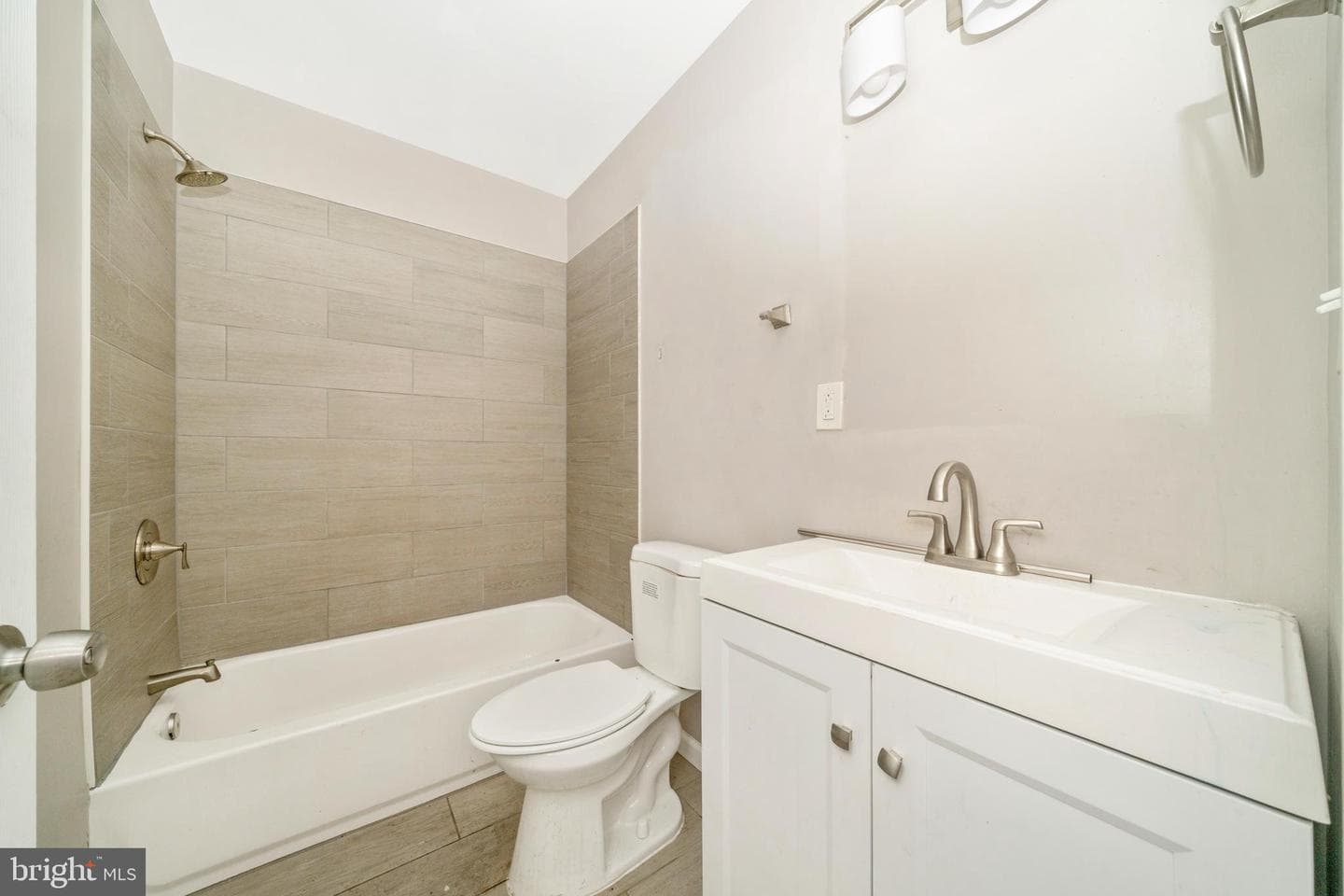 1014 W Lanvale Street photo 33