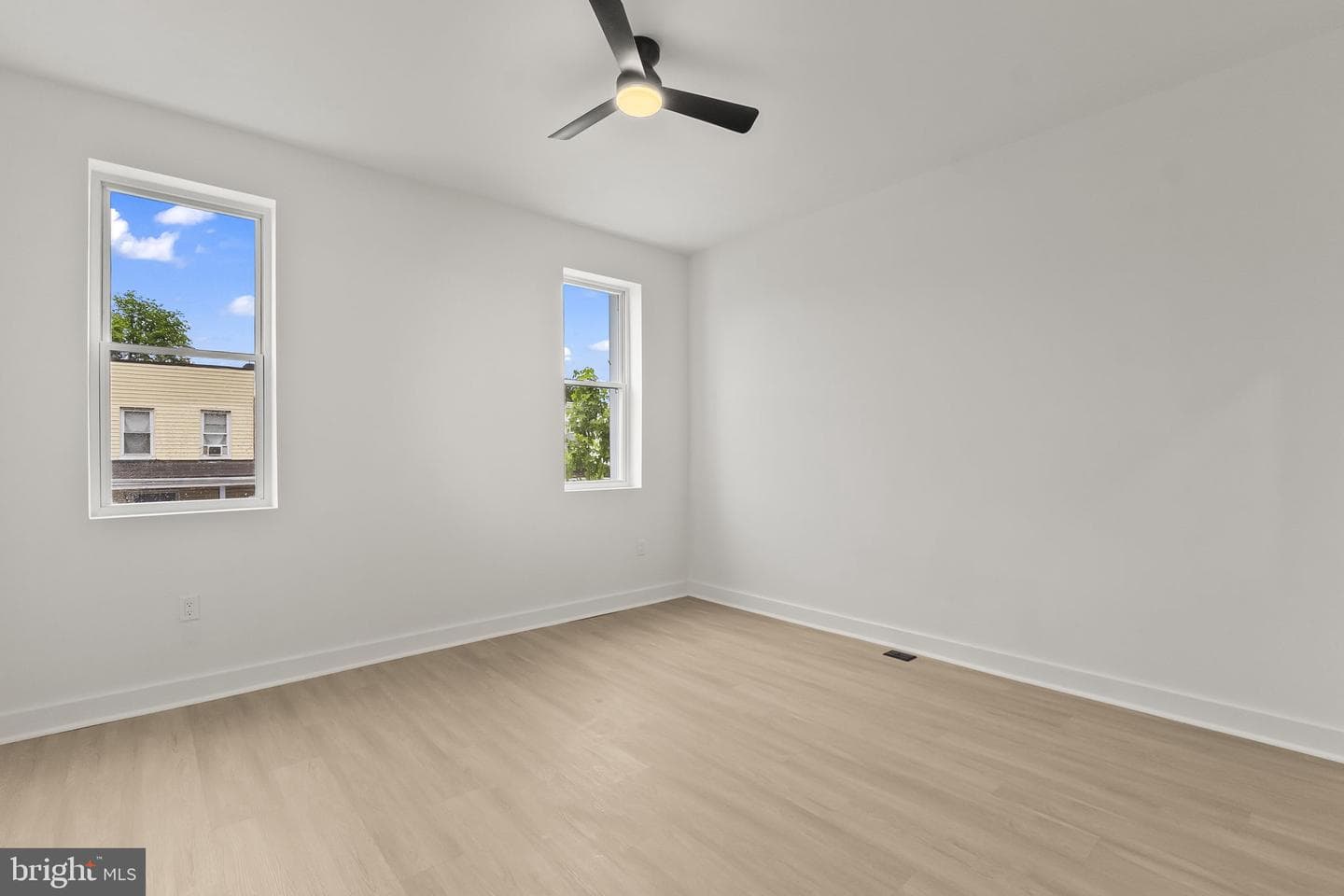 2117 Clifton Avenue photo 10