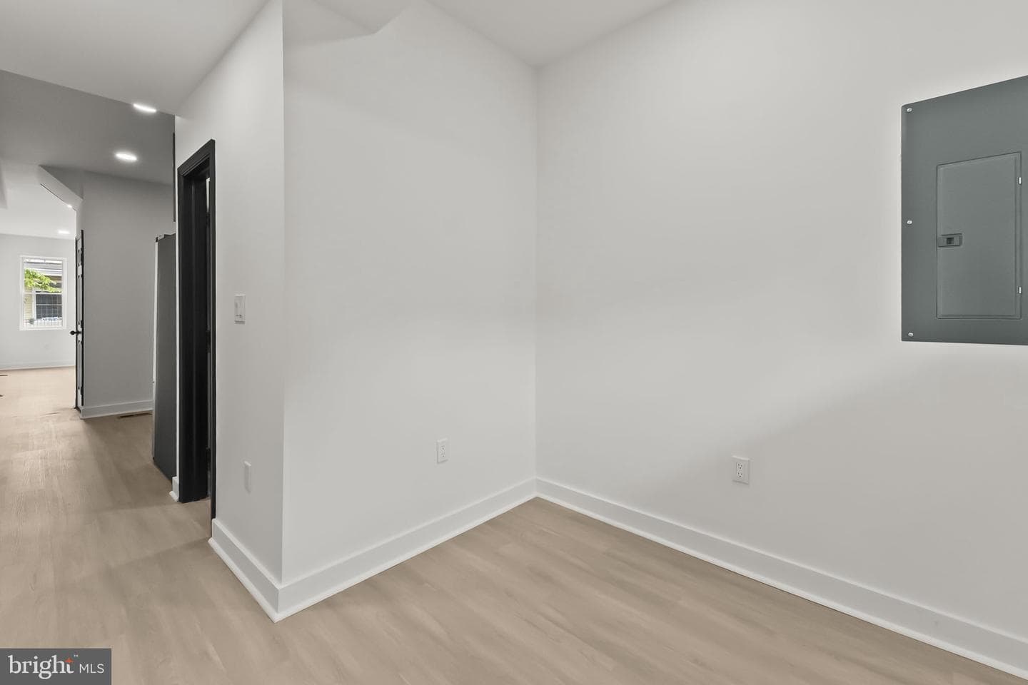 2117 Clifton Avenue photo 8