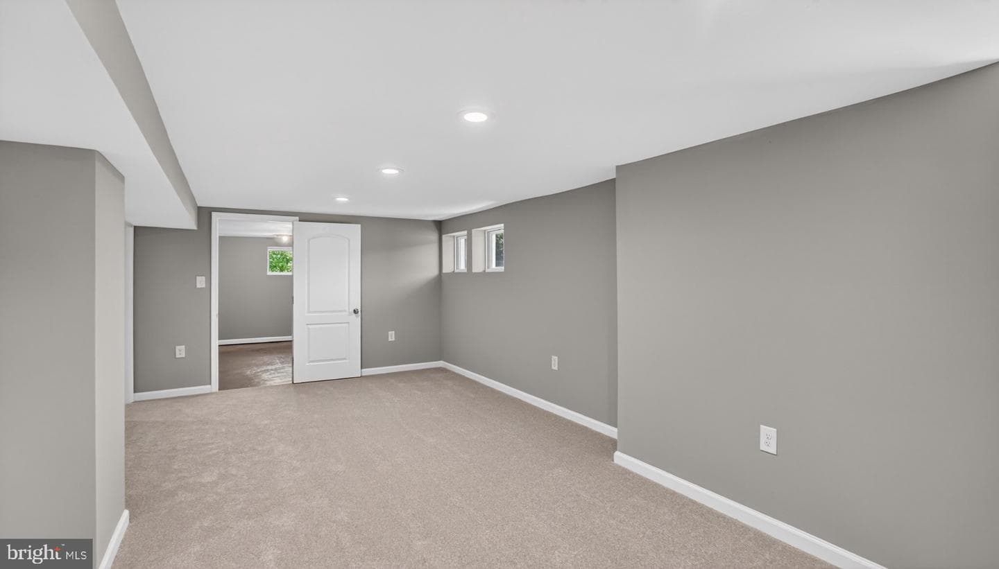 2920 Bayonne Avenue photo 61