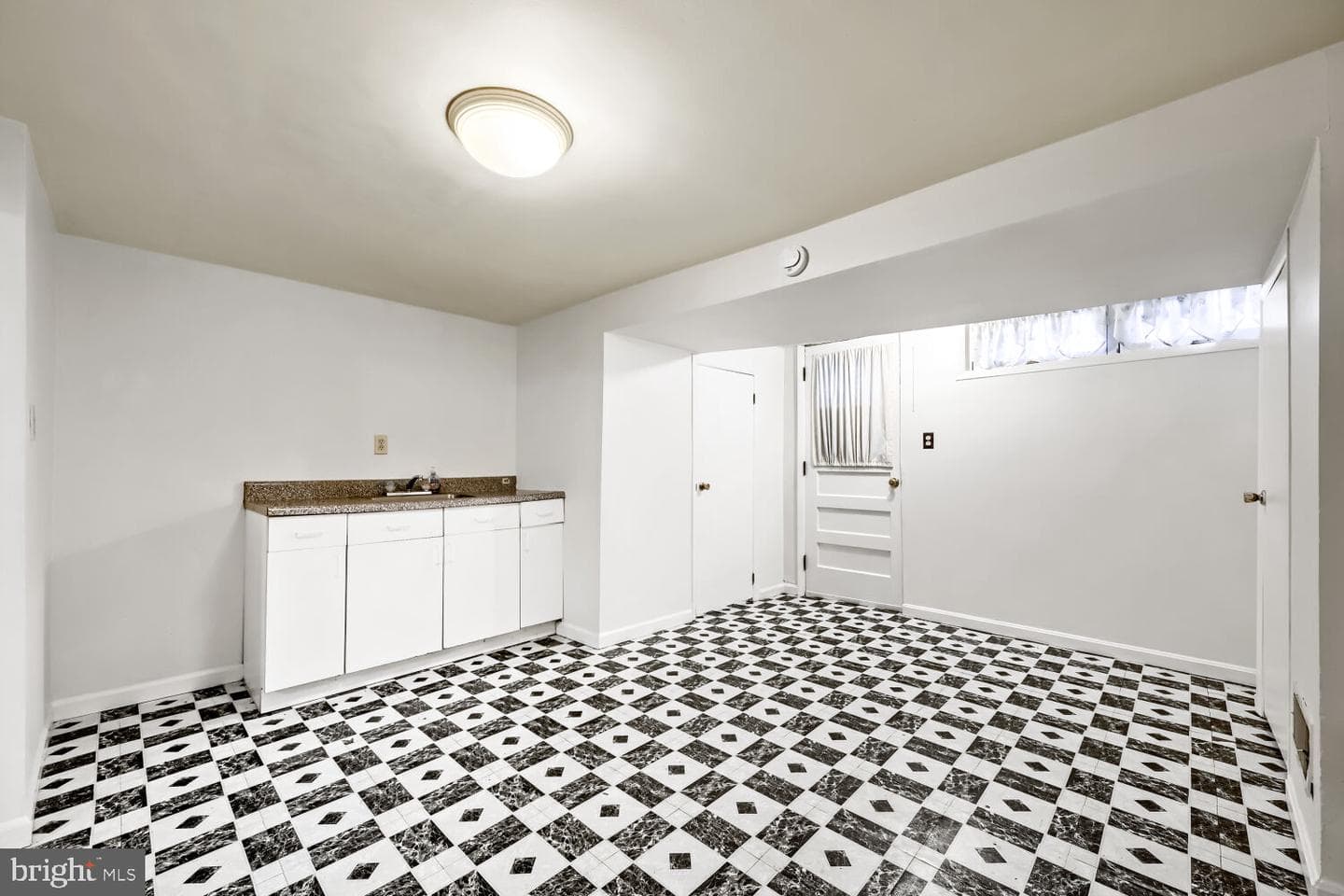 802 Umbra Street photo 10