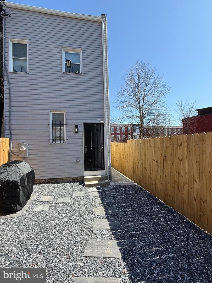 318 N Stricker Street photo 14