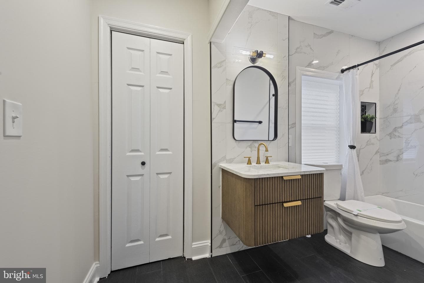 318 N Stricker Street photo 36