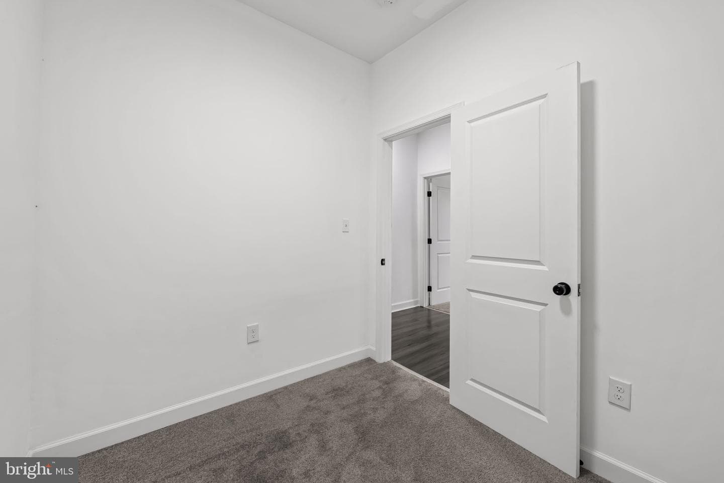 322 N Monroe Street photo 12