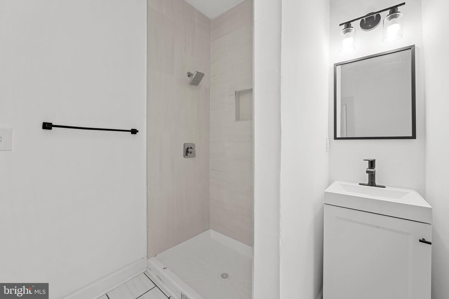 322 N Monroe Street photo 16