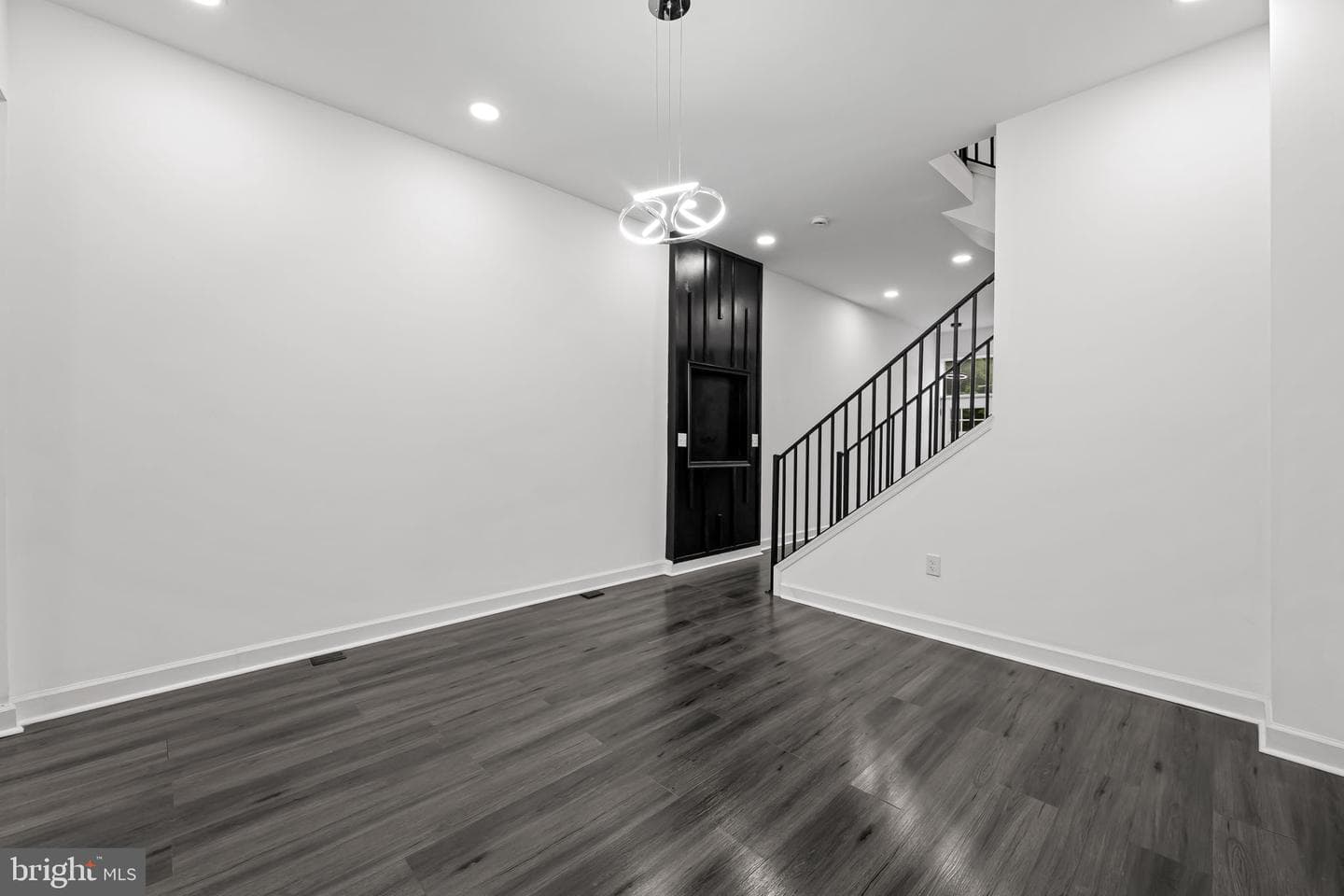 322 N Monroe Street photo 7