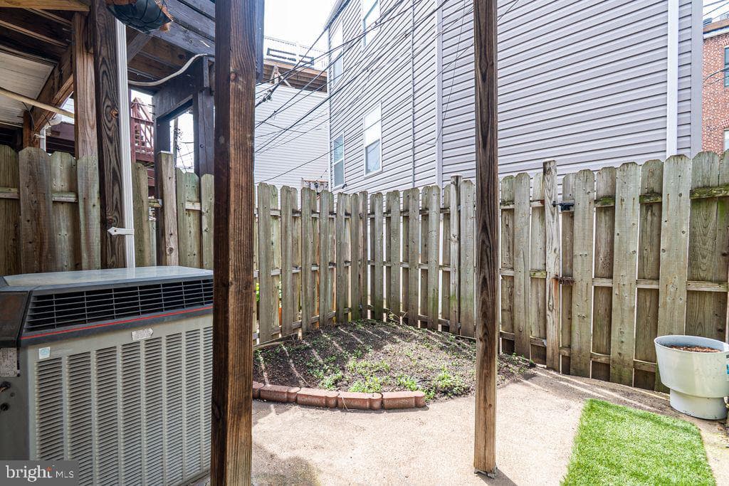 601 Harvey Street photo 13