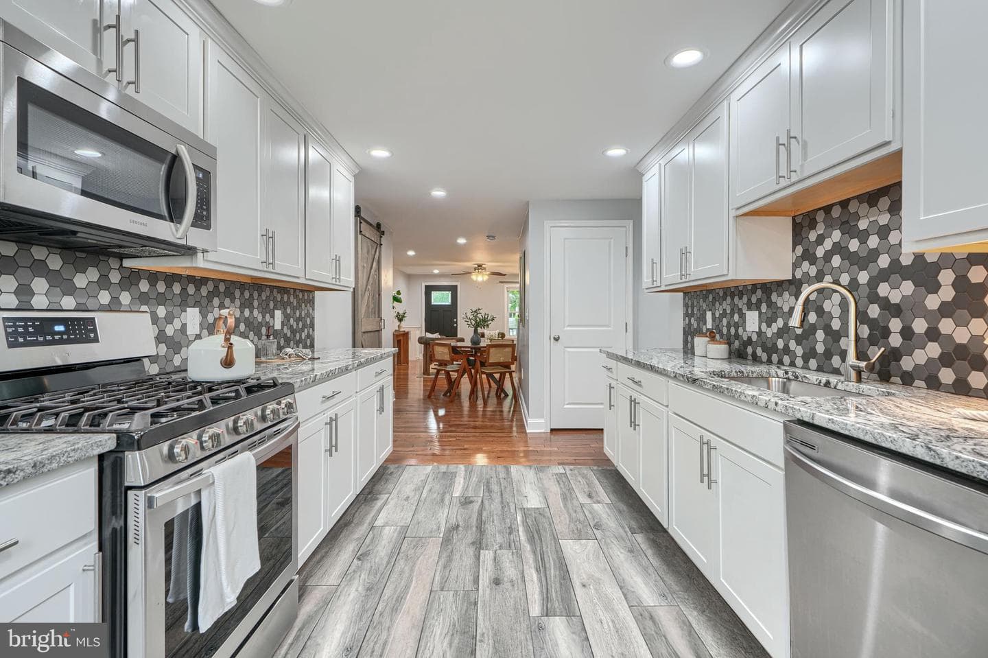 3540 Roland Avenue photo 16