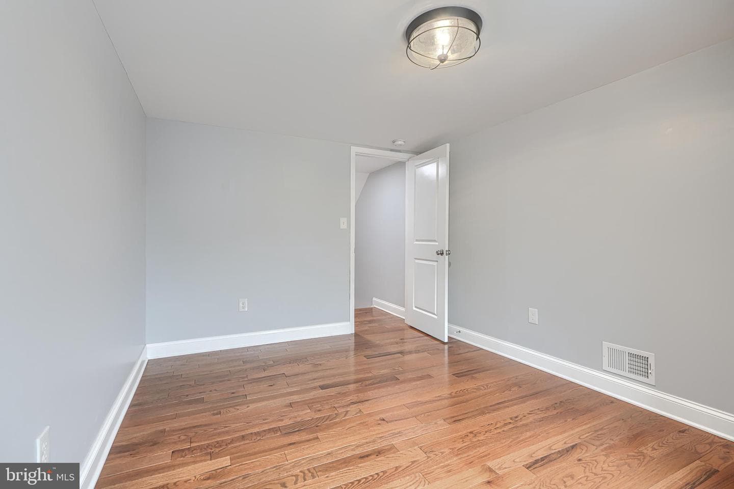 3540 Roland Avenue photo 19