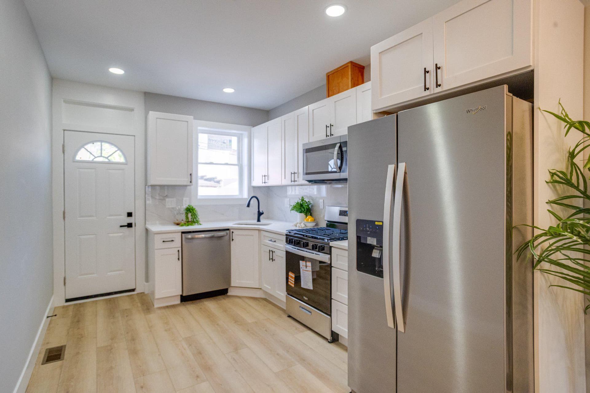 2842 Mayfield Avenue photo 14