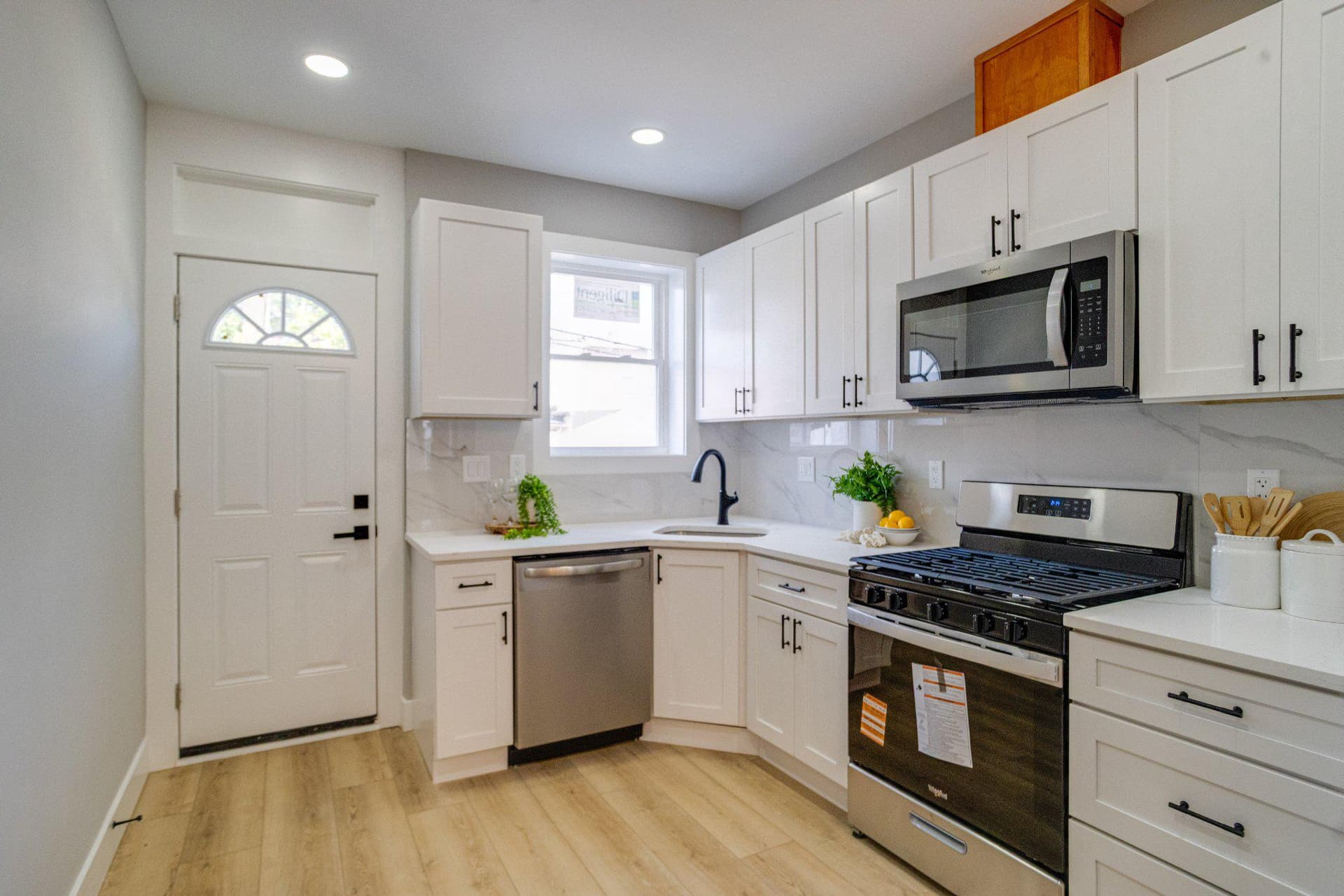 2842 Mayfield Avenue photo 15