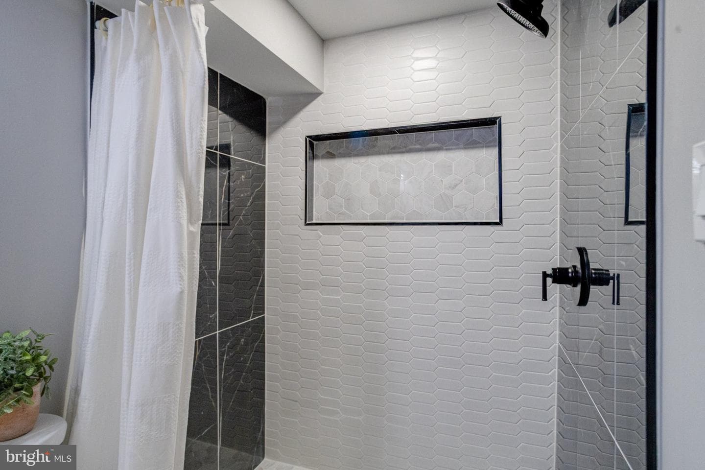 2842 Mayfield Avenue photo 39
