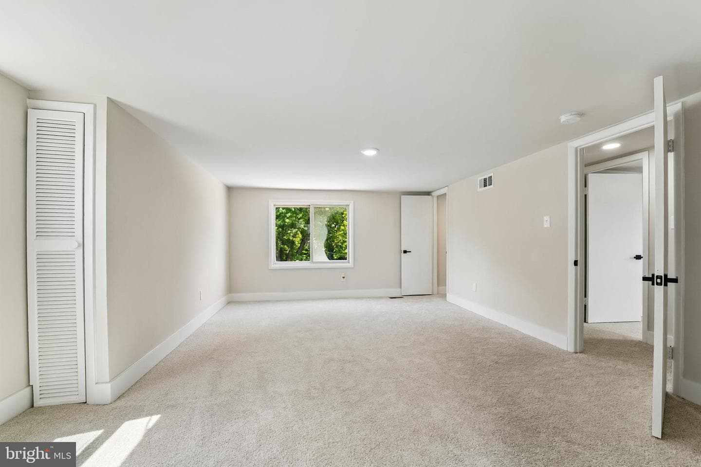 5404 Radecke Avenue photo 24