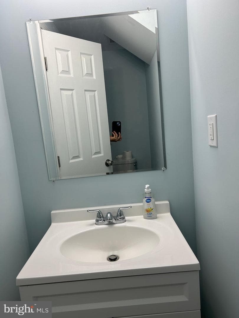 2033 N Fulton photo 29