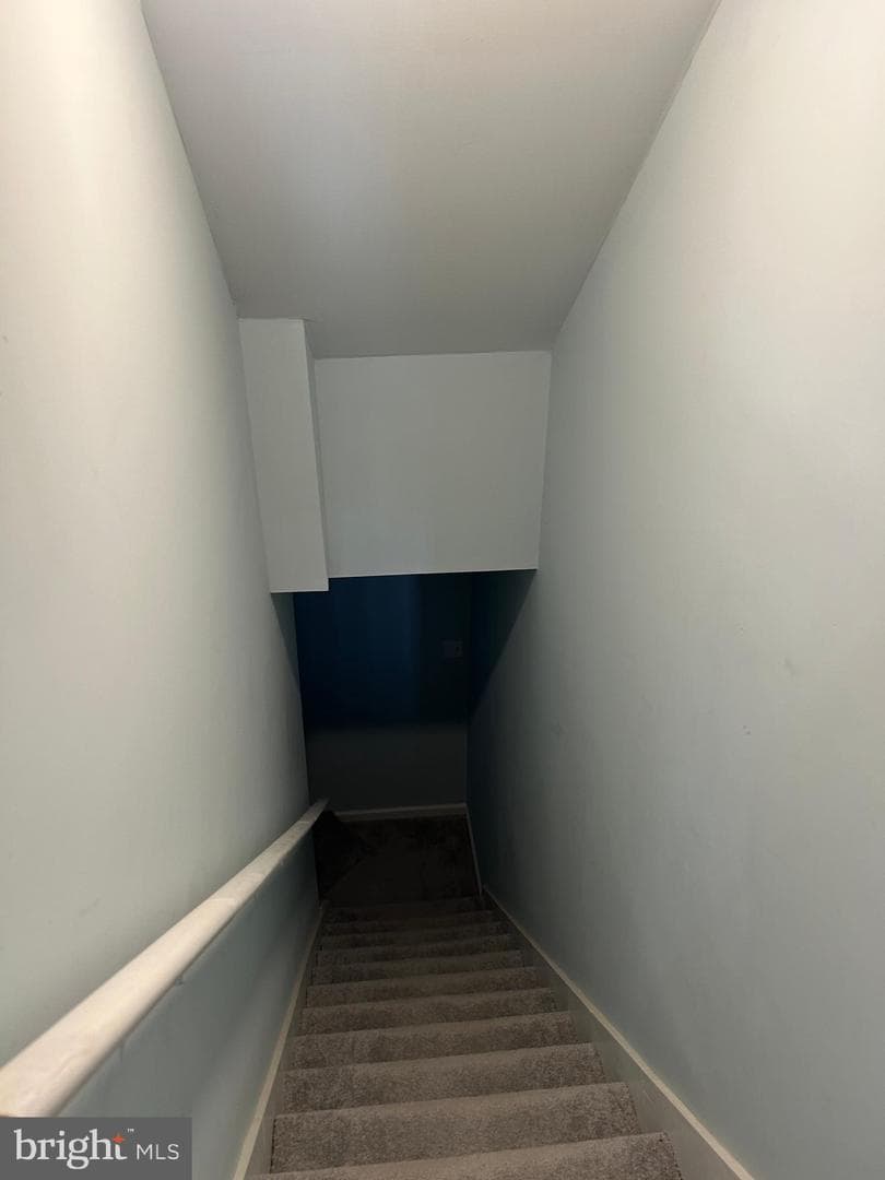 2033 N Fulton photo 30