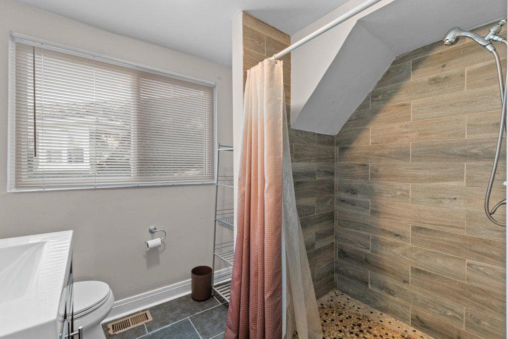 618 Wicklow Road photo 28